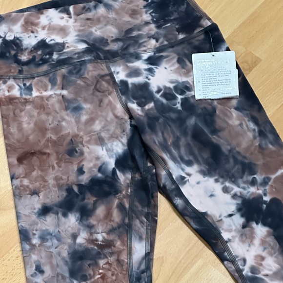 Brand New Lululemon Align HR Pant 25” - Picture 3 of 10